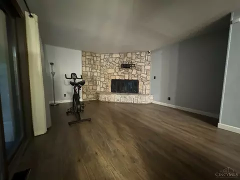 Living - 933 Conca St, Cincinnati, OH 45218 photo 5 of 6