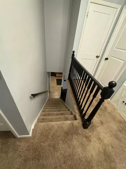 Entry Way - 933 Conca St, Cincinnati, OH 45218 photo 6 of 8