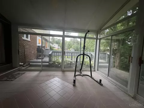 Exterior - 933 Conca St, Cincinnati, OH 45218 photo 8 of 9