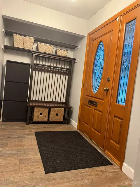 Entry Way - 933 Conca St, Cincinnati, OH 45218 photo 1 of 8