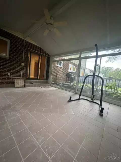 Exterior - 933 Conca St, Cincinnati, OH 45218 photo 7 of 9