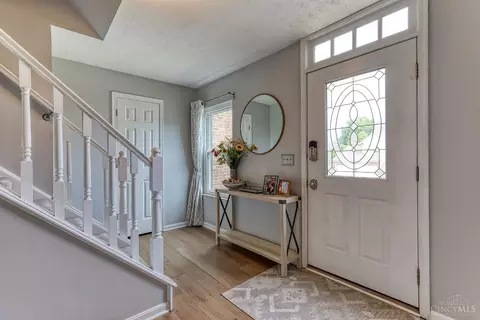 Entry Way - 2325 Candlemakers Ln, Maineville, OH 45039 photo 2 of 3