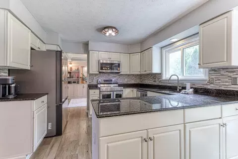 Kitchen - 2325 Candlemakers Ln, Maineville, OH 45039 photo 1 of 4