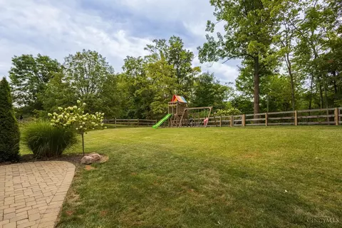 Exterior - 2325 Candlemakers Ln, Maineville, OH 45039 photo 3 of 4