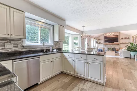 Kitchen - 2325 Candlemakers Ln, Maineville, OH 45039 photo 4 of 4