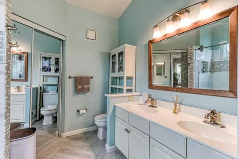 Bath - 2325 Candlemakers Ln, Maineville, OH 45039 photo 4 of 5
