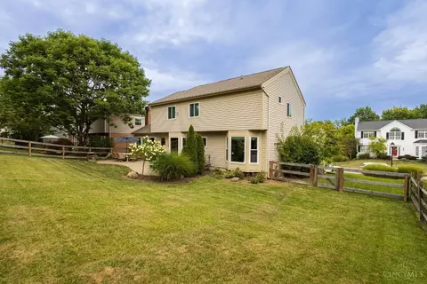 Exterior - 2325 Candlemakers Ln, Maineville, OH 45039 photo 2 of 4