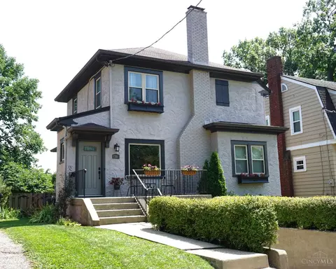 3309 Lookout Dr, Cincinnati, OH 45208