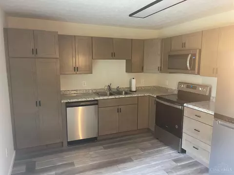 4397 Helena Dr, Cincinnati, OH 45244 photo 9