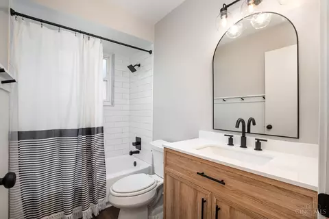 Bath - 4150 Timberpoint Dr, Cincinnati, OH 45247 photo 2 of 2