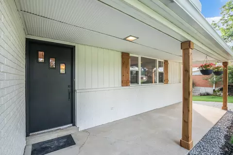 Exterior - 4150 Timberpoint Dr, Cincinnati, OH 45247 photo 5 of 6