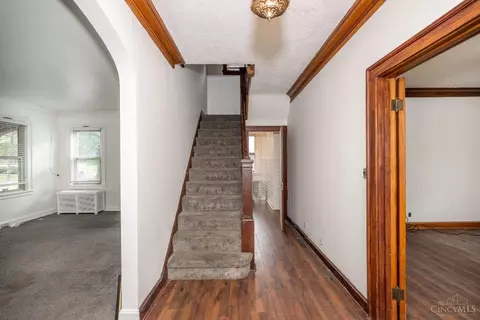 Entry Way - 1348 Covedale Ave, Cincinnati, OH 45238 photo 2 of 6