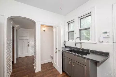 Entry Way - 1348 Covedale Ave, Cincinnati, OH 45238 photo 5 of 6