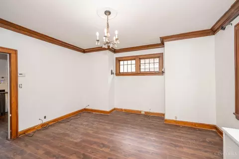 Living - 1348 Covedale Ave, Cincinnati, OH 45238 photo 4 of 5