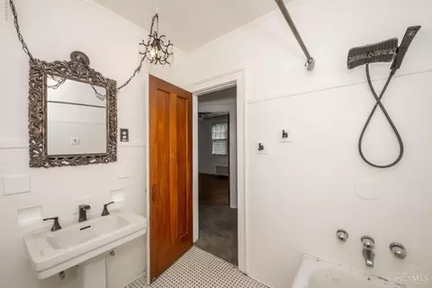 Bath - 1348 Covedale Ave, Cincinnati, OH 45238 photo 1 of 2