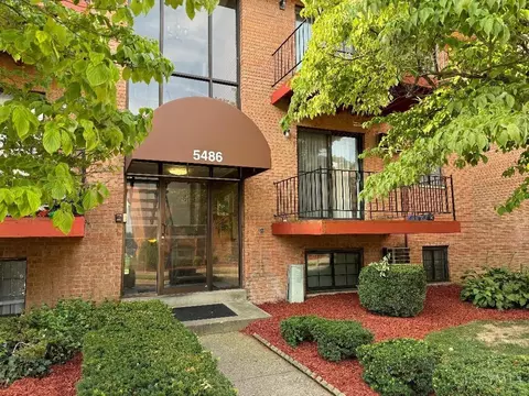 5486 Camelot Dr #32, Fairfield, OH 45014