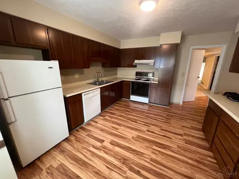 Kitchen - 7260 Galbraith Rd, Cincinnati, OH 45243 photo 2 of 2