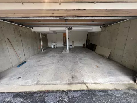 Exterior - 7260 Galbraith Rd, Cincinnati, OH 45243 photo 6 of 7