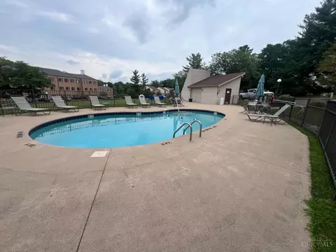 Exterior - 7260 Galbraith Rd, Cincinnati, OH 45243 photo 5 of 7