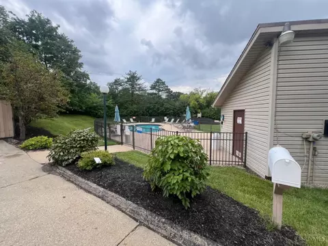 Exterior - 7260 Galbraith Rd, Cincinnati, OH 45243 photo 3 of 7