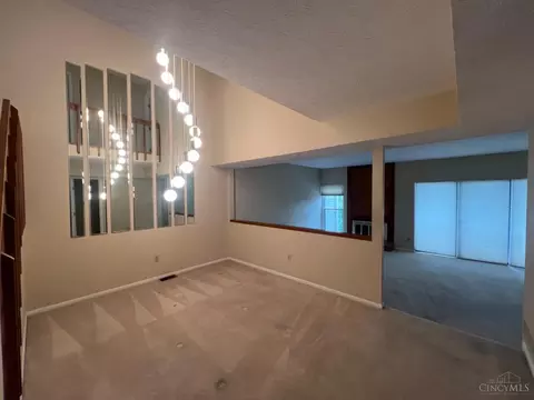 Living - 7260 Galbraith Rd, Cincinnati, OH 45243 photo 2 of 5