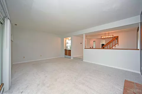 Living - 7284 Galbraith Rd, Cincinnati, OH 45243 photo 5 of 5