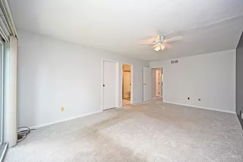 Bedroom - 7284 Galbraith Rd, Cincinnati, OH 45243 photo 3 of 6