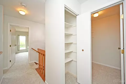 Entry Way - 7284 Galbraith Rd, Cincinnati, OH 45243 photo 6 of 6