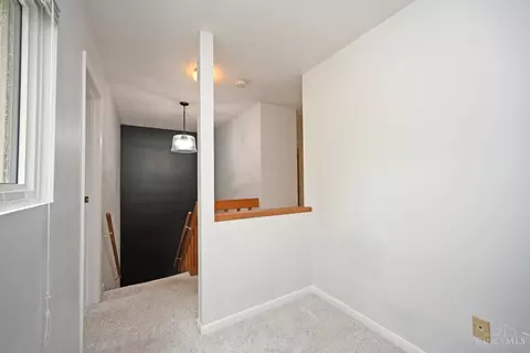 Entry Way - 7284 Galbraith Rd, Cincinnati, OH 45243 photo 5 of 6