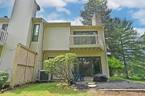 Exterior - 7284 Galbraith Rd, Cincinnati, OH 45243 photo 13 of 15