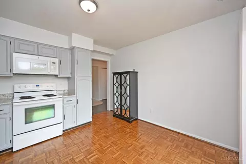 Kitchen - 7284 Galbraith Rd, Cincinnati, OH 45243 photo 5 of 5