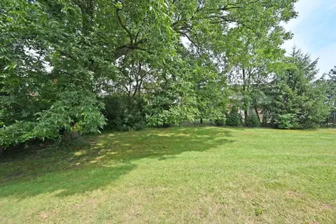 Exterior - 7284 Galbraith Rd, Cincinnati, OH 45243 photo 11 of 15