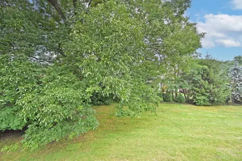 Exterior - 7284 Galbraith Rd, Cincinnati, OH 45243 photo 7 of 15