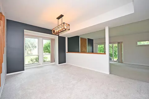 Dining - 7284 Galbraith Rd, Cincinnati, OH 45243 photo 2 of 4