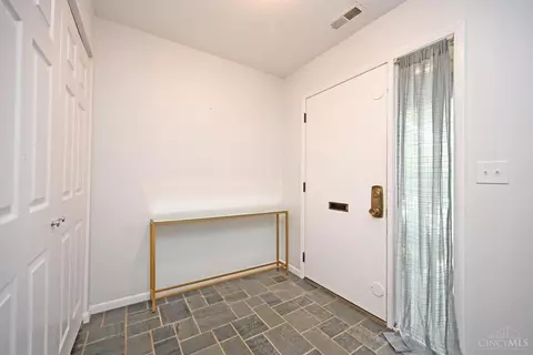 Entry Way - 7284 Galbraith Rd, Cincinnati, OH 45243 photo 1 of 6