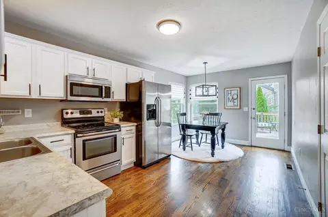 735 Weeping Willow Ln, Hamilton Township, OH 45039 photo 6