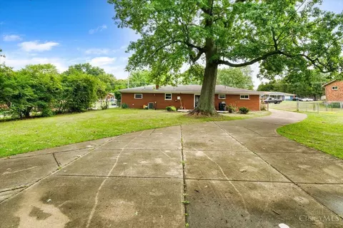 683 Wilfert Dr, Cincinnati, OH 45245 photo 7