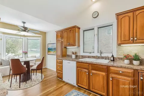 5804 Harborpoint Dr #11, Cincinnati, OH 45248 photo 8