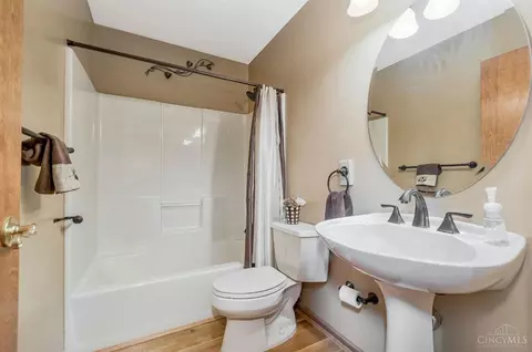 5804 Harborpoint Dr #11, Cincinnati, OH 45248 photo 16