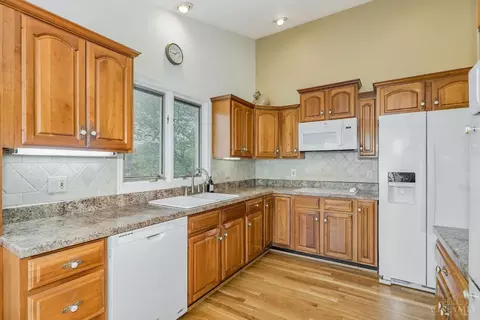 5804 Harborpoint Dr #11, Cincinnati, OH 45248 photo 9