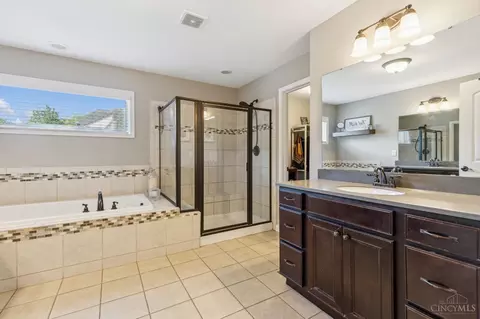 Bath - 8629 Doris Pl, Cleves, OH 45002 photo 3 of 4