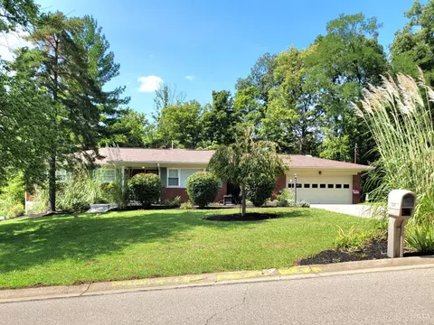 3604 Horncastle Dr, Evendale, OH 45241