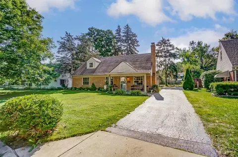 724 Oakview Dr, Kettering, OH 45429