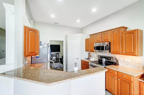 7876 Bridge Point Dr, Cincinnati, OH 45248 photo 16