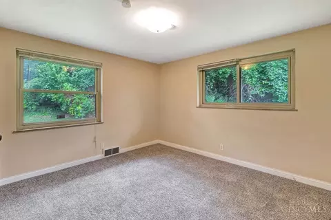 2340 Galbraith Rd, Cincinnati, OH 45237 photo 9