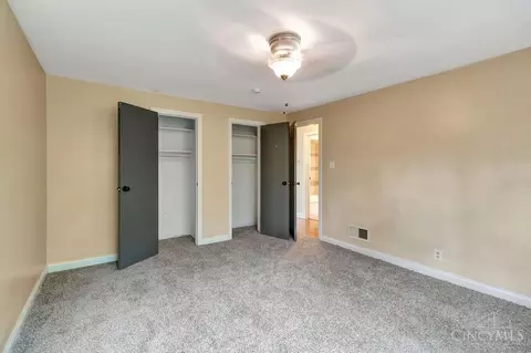 2340 Galbraith Rd, Cincinnati, OH 45237 photo 13
