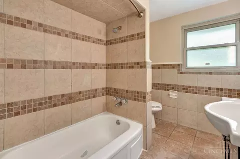 2340 Galbraith Rd, Cincinnati, OH 45237 photo 14