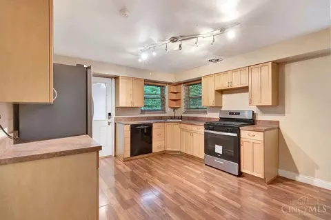 2340 Galbraith Rd, Cincinnati, OH 45237 photo 5