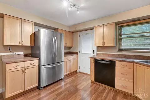 2340 Galbraith Rd, Cincinnati, OH 45237 photo 8