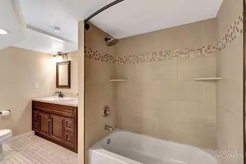 2340 Galbraith Rd, Cincinnati, OH 45237 photo 23